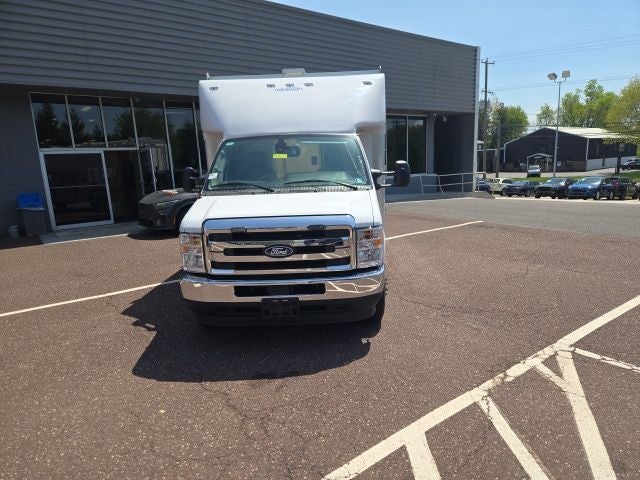 2026 Ford E-Series Cutaway E-450 DRW 158 WB