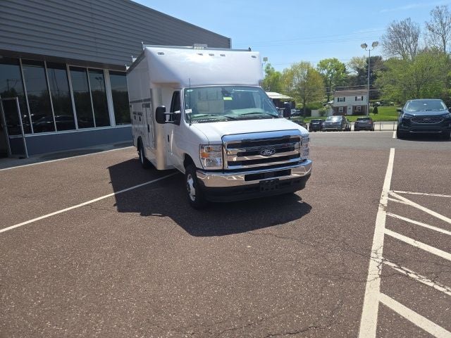 2026 Ford E-Series Cutaway E-450 DRW 158 WB