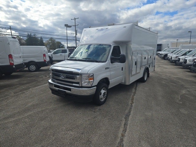 2026 Ford E-Series Cutaway E-450 DRW 158 WB