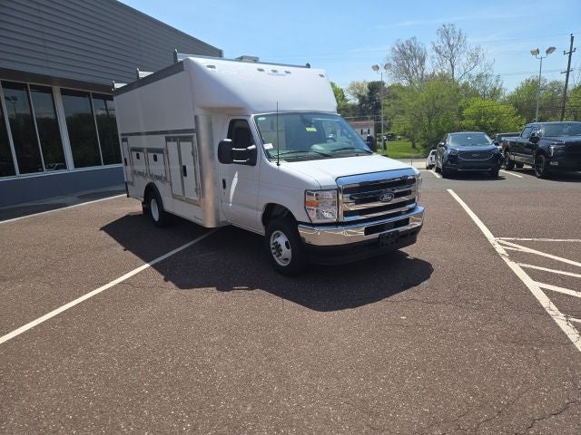 2026 Ford E-Series Cutaway E-450 DRW 158 WB