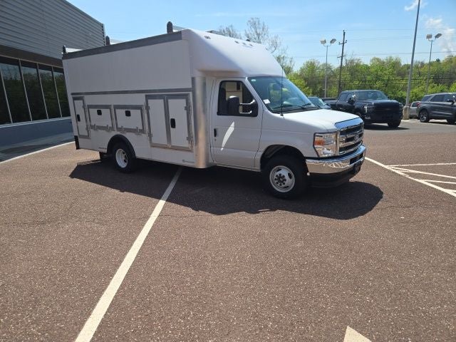 2026 Ford E-Series Cutaway E-450 DRW 158 WB