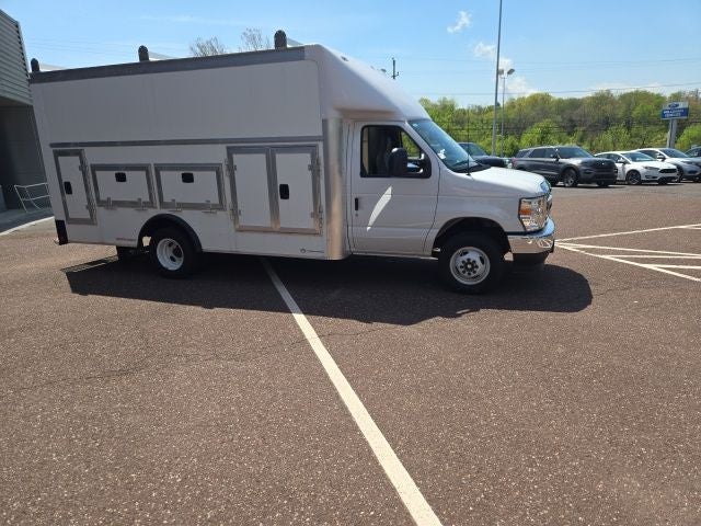 2026 Ford E-Series Cutaway E-450 DRW 158 WB