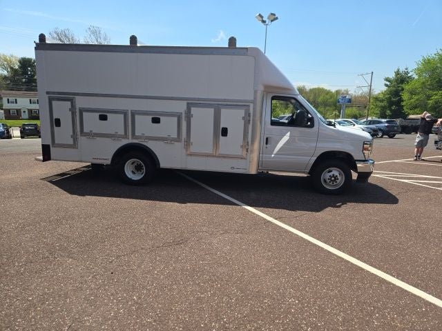 2026 Ford E-Series Cutaway E-450 DRW 158 WB