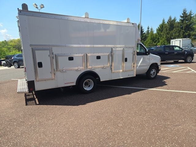 2026 Ford E-Series Cutaway E-450 DRW 158 WB