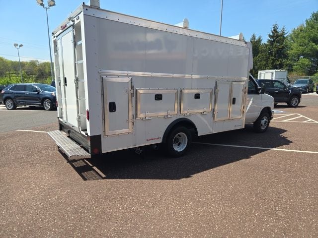 2026 Ford E-Series Cutaway E-450 DRW 158 WB