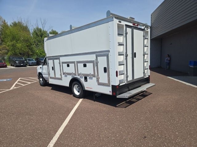 2026 Ford E-Series Cutaway E-450 DRW 158 WB