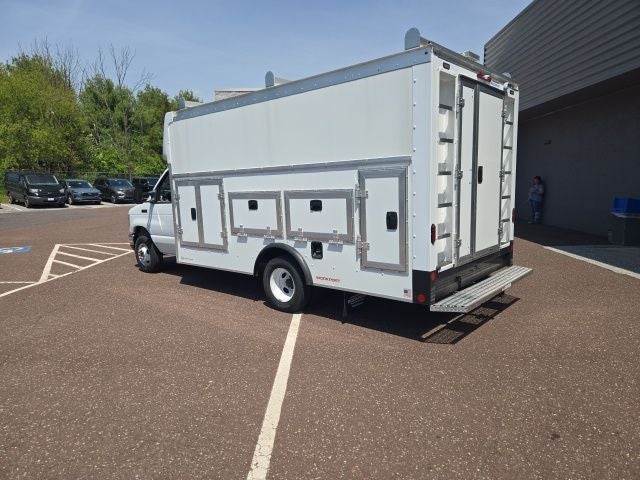 2026 Ford E-Series Cutaway E-450 DRW 158 WB