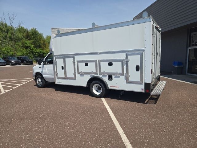 2026 Ford E-Series Cutaway E-450 DRW 158 WB