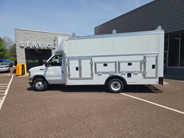 2026 Ford E-Series Cutaway E-450 DRW 158 WB