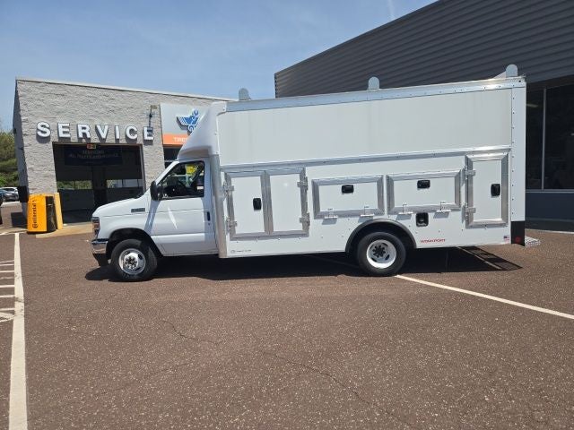 2026 Ford E-Series Cutaway E-450 DRW 158 WB