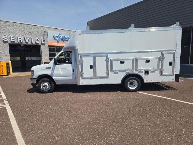 2026 Ford E-Series Cutaway E-450 DRW 158 WB