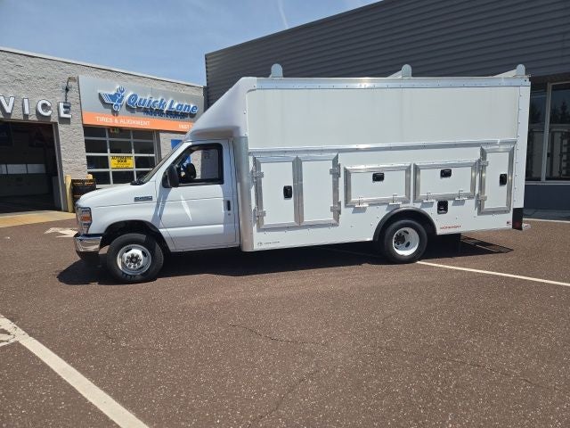 2026 Ford E-Series Cutaway E-450 DRW 158 WB