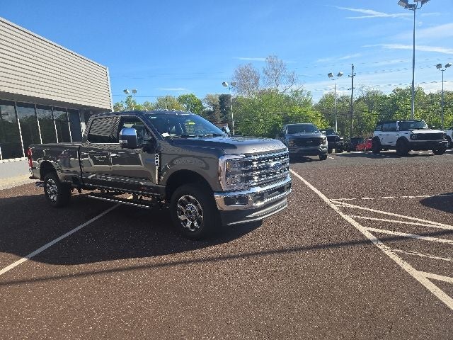 2026 Ford Super Duty F-250 SRW LARIAT 4WD Crew Cab 8' Box