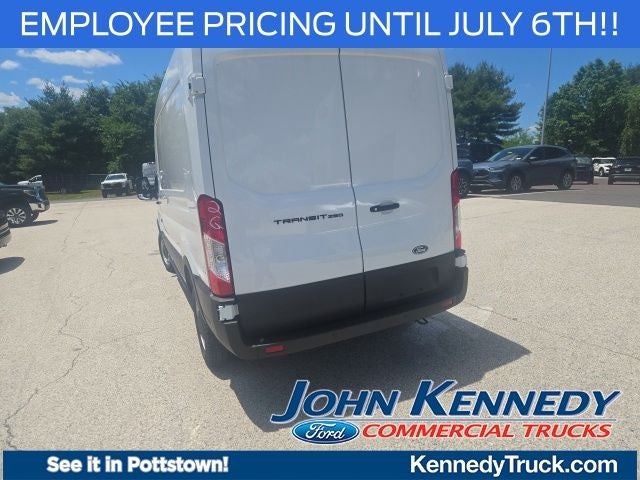 2026 Ford Transit Cargo Van T-250 148 Med Rf 9150 GVWR RWD