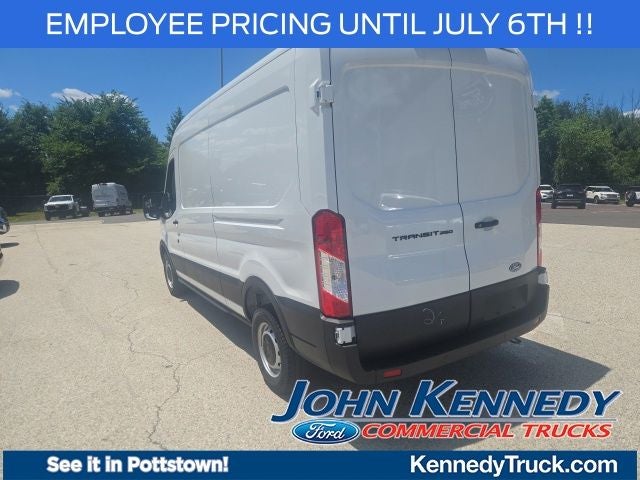 2026 Ford Transit Cargo Van T-250 148 Med Rf 9150 GVWR RWD