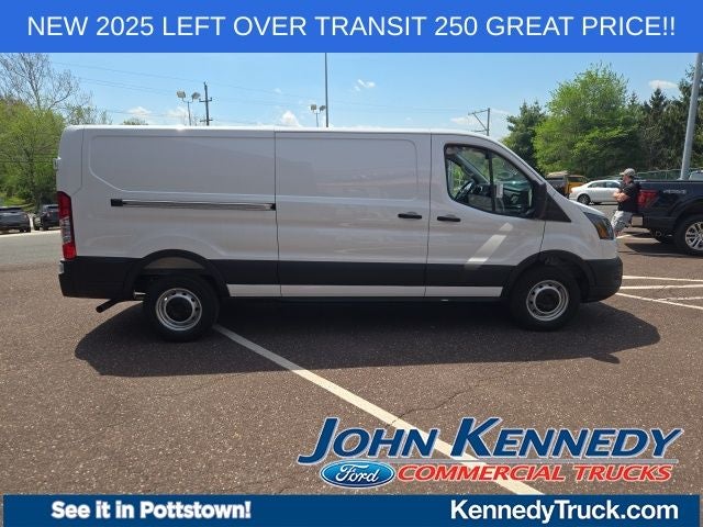 2025 Ford Transit Cargo Van T-250 148 Low Rf 9070 GVWR RWD