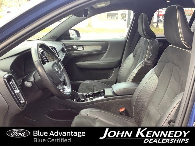 2021 Volvo XC40 Recharge Pure Electric P8