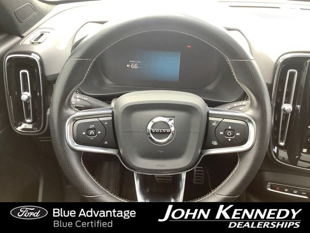 2021 Volvo XC40 Recharge Pure Electric P8