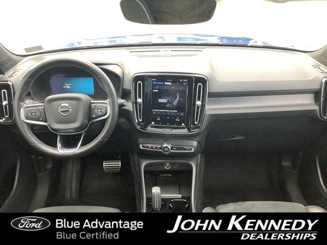 2021 Volvo XC40 Recharge Pure Electric P8