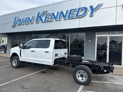 2026 Ford F-350SD Chassis Commercial
