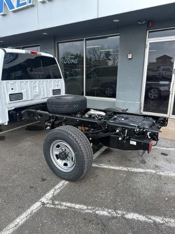 2026 Ford F-350SD Chassis Commercial