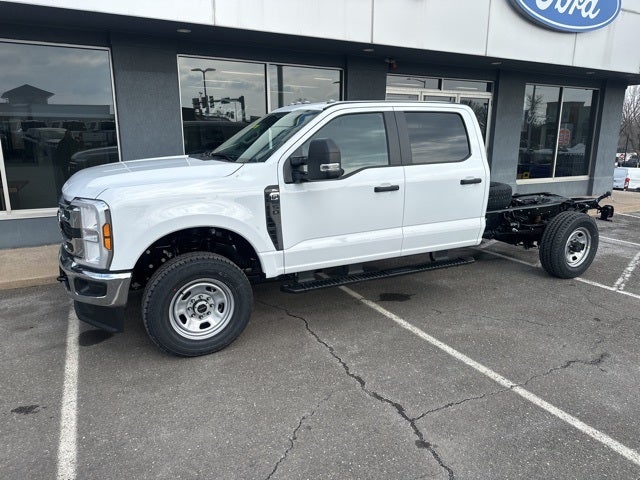 2026 Ford F-350SD Chassis Commercial