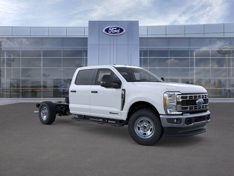2026 Ford F-350SD Chassis Commercial