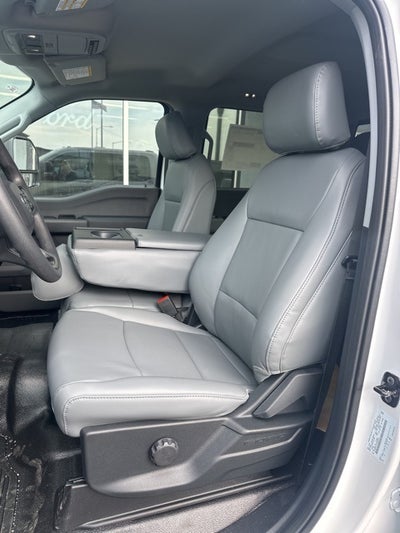 2026 Ford F-350SD Chassis Commercial