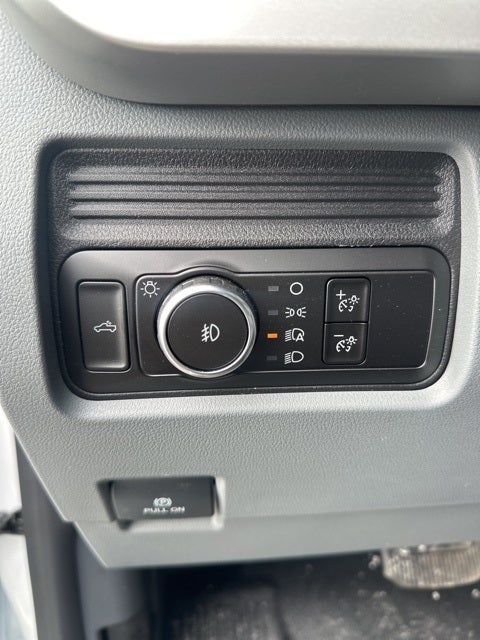 2026 Ford F-350SD Chassis Commercial