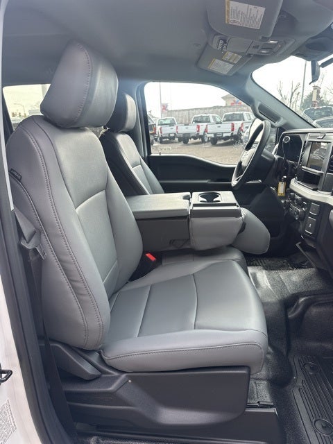 2026 Ford F-350SD Chassis Commercial