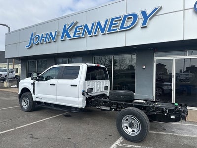 2026 Ford F-350SD Chassis Commercial