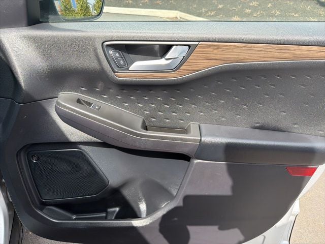 2020 Ford Escape Titanium Hybrid