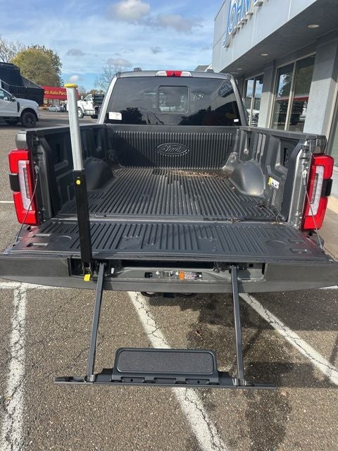 2025 Ford F-350SD Platinum pickup