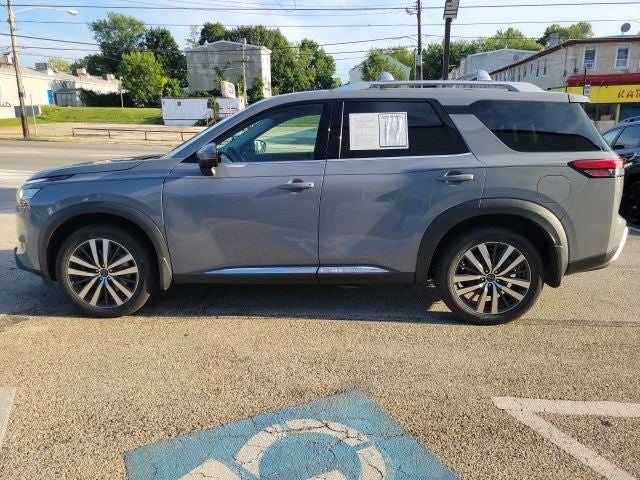 2022 Nissan Pathfinder Platinum