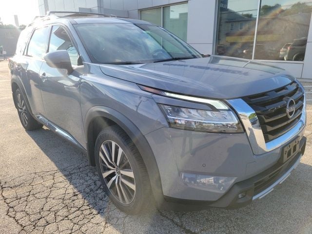 2022 Nissan Pathfinder Platinum