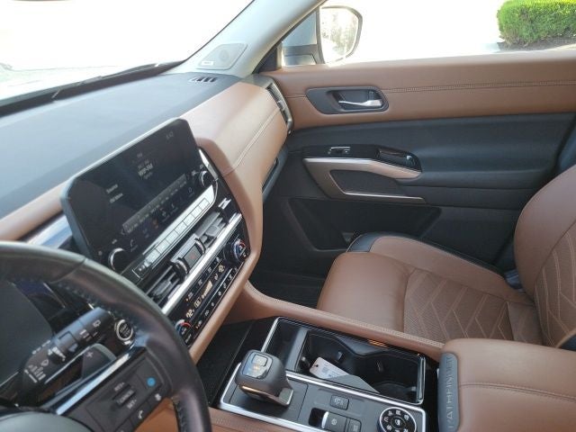2022 Nissan Pathfinder Platinum