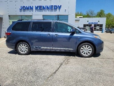 2017 Toyota Sienna XLE Premium 7 Passenger