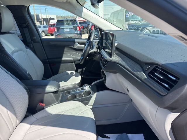 2025 Ford Escape Platinum