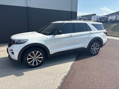 2024 Ford Explorer ST-Line