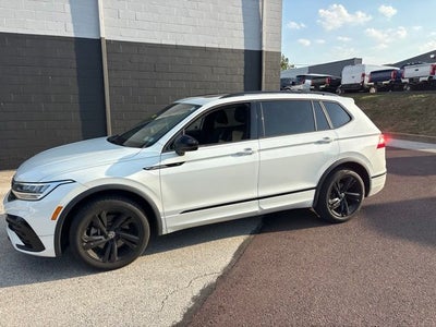 2023 Volkswagen Tiguan 2.0T SE R-Line Black