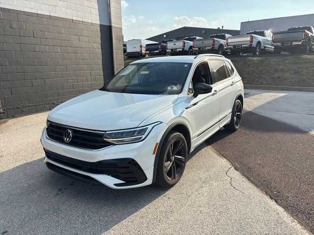 2023 Volkswagen Tiguan 2.0T SE R-Line Black