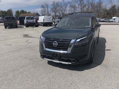 2023 Nissan Pathfinder SL