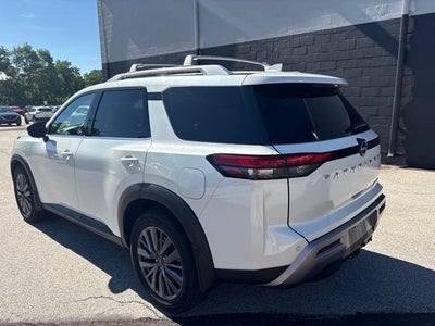 2024 Nissan Pathfinder SL