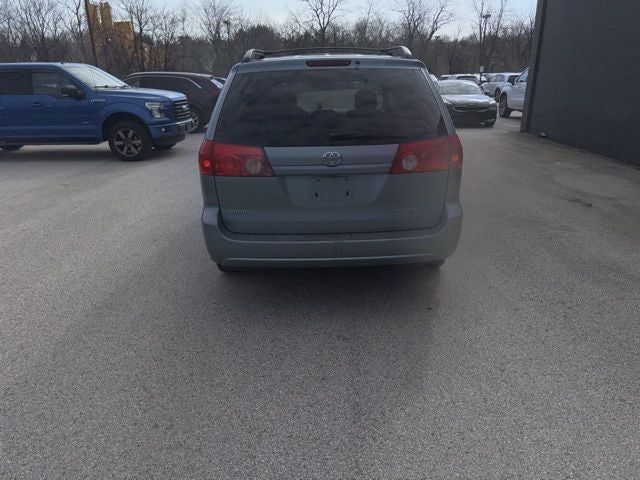 2007 Toyota Sienna XLE 7 Passenger