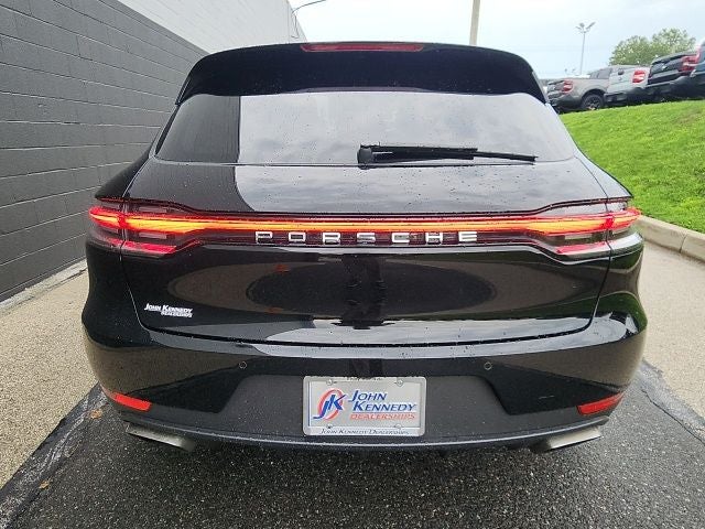 2021 Porsche Macan Base