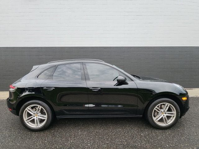 2021 Porsche Macan Base